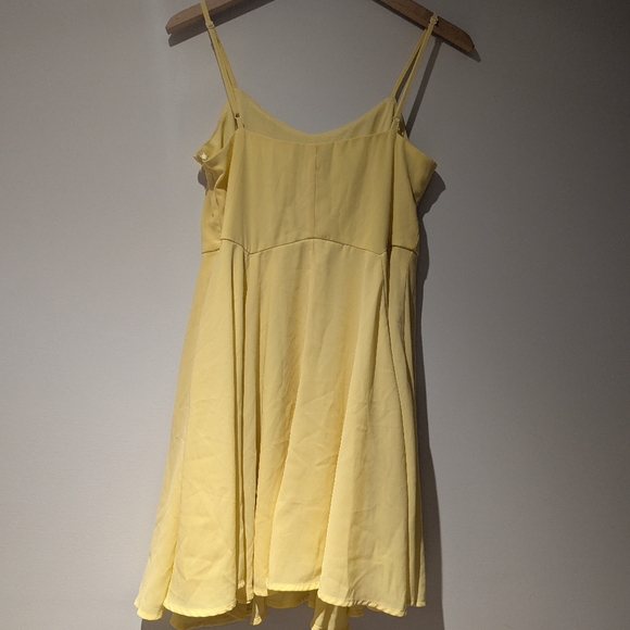 Yellow dress size M - Picture 2 of 3